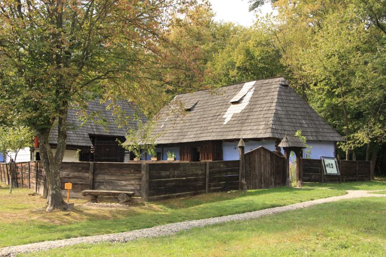 Gospodărie-atelier de olar; Corund, com. Corund, jud. Harghita; Complexul Naţional Muzeal Astra - Sibiu